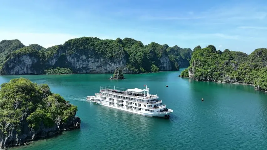 Unlock the Magic of Northern Vietnam’s  Ha Long, Lan Ha, and Bai Tu Long Bays