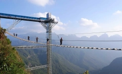 Activitie at Rong May Glasses bridge in Sapa