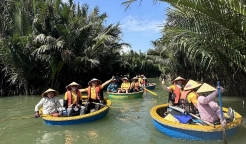 Basket boat Hoian