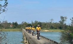 Biking Hoian