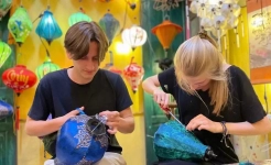 Making lantern Hoian